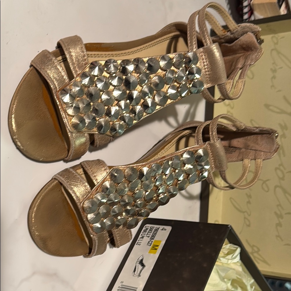 Enzo Angiolini  size 4 Elegant Gold Sandals